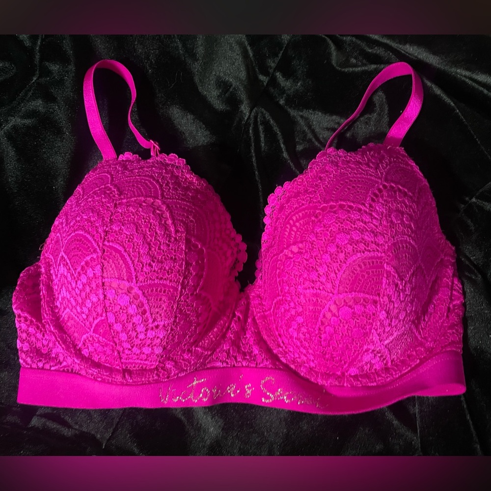 Victoria’s Secret hot pink t-shirt lightly lined demi bra in size 34D, EUC